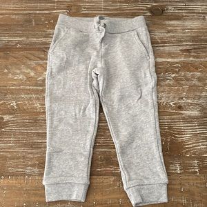 Carter’s gray sweatpants sz 2T